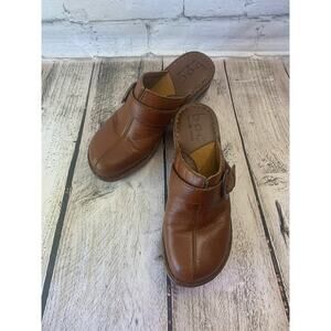 BOC Women’s Born Concept Clogs / Size: 7